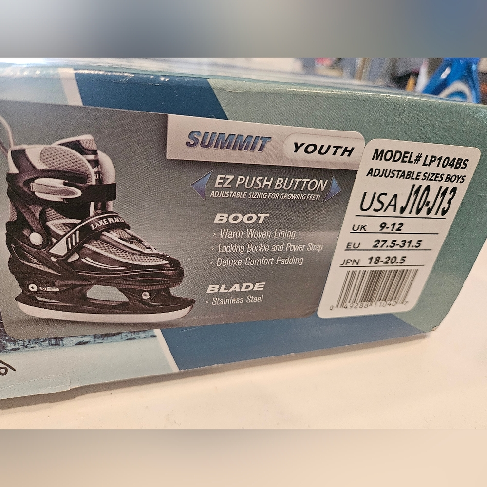 Youth ice skates new in box